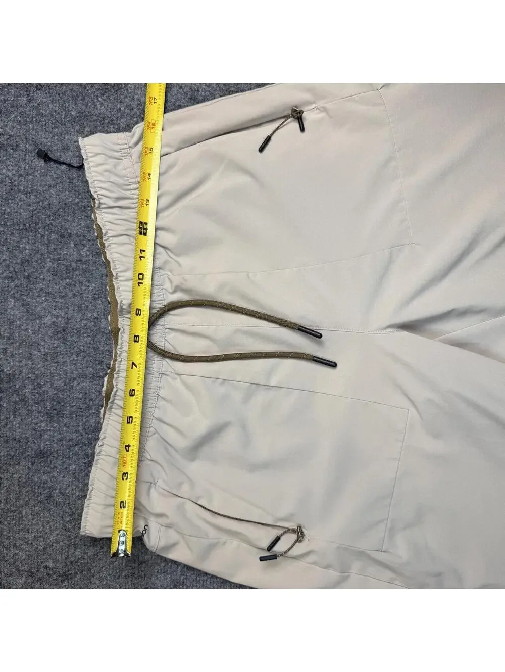 Motion Cream & tan joggers with drawstring waist and tapered fit size medium